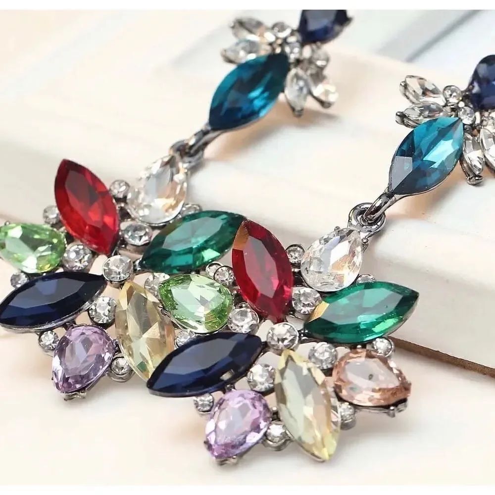 🩵 NEW gorgeous multicolored crystal drop dangle earrings 🩵